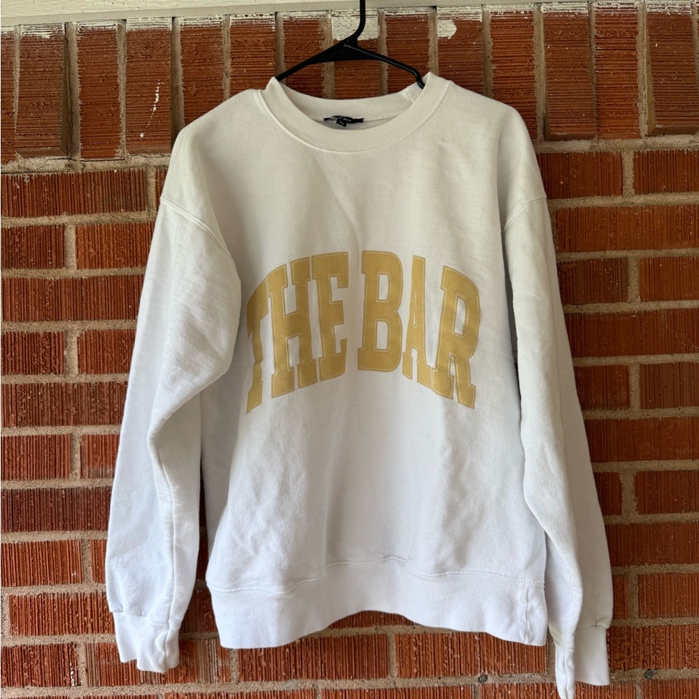 The Bar tan and white medium crewneck sweatshirt M